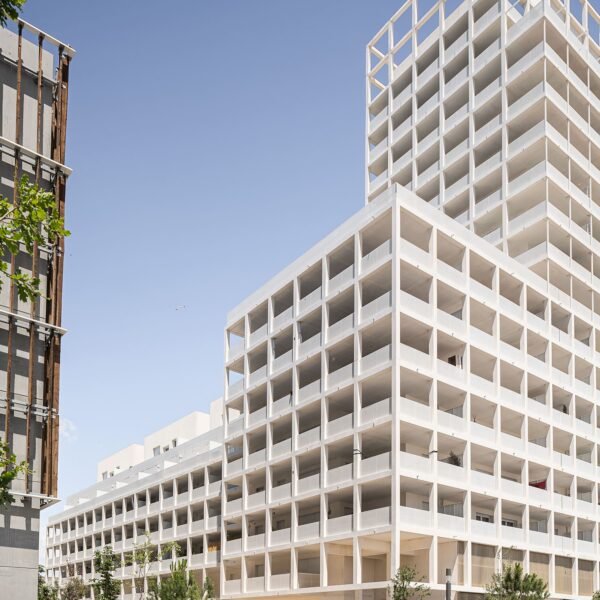 Rémy MARCIANO architecte - Edificio Mixto Mediterráneo Alpha XXL (Stéphane Aboudaram - we are content (s))