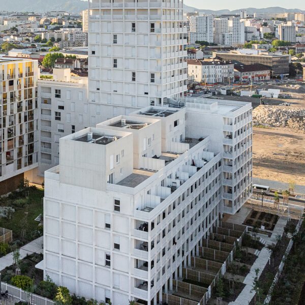 Rémy MARCIANO architecte - Edificio Mixto Mediterráneo Alpha XXL (Stéphane Aboudaram - we are content (s))
