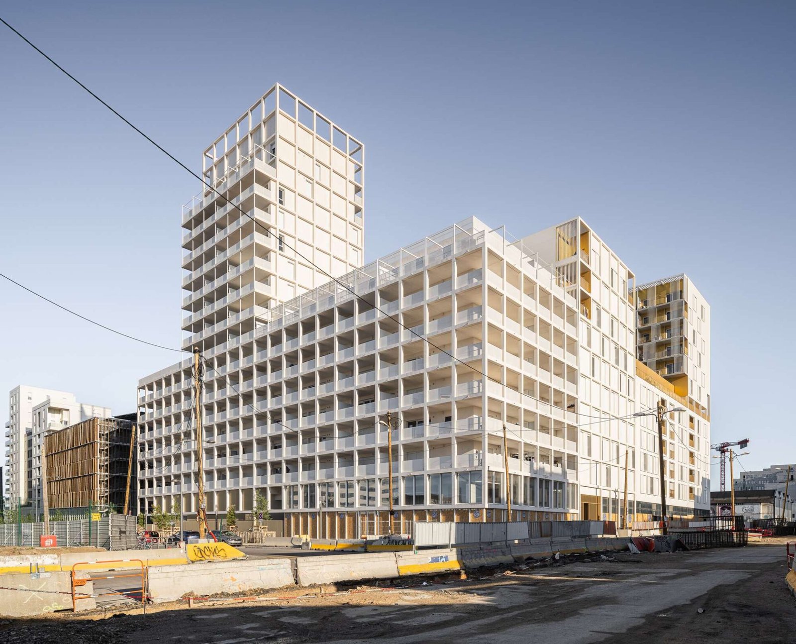 Rémy MARCIANO architecte - Edificio Mixto Mediterráneo Alpha XXL (Stéphane Aboudaram - we are content (s))