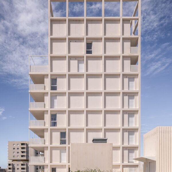 Rémy MARCIANO architecte - Edificio Mixto Mediterráneo Alpha XXL (Stéphane Aboudaram - we are content (s))