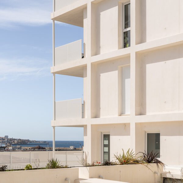 Rémy MARCIANO architecte - Edificio Mixto Mediterráneo Alpha XXL (Stéphane Aboudaram - we are content (s))