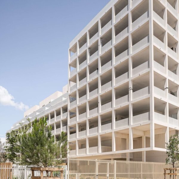 Rémy MARCIANO architecte - Edificio Mixto Mediterráneo Alpha XXL (Stéphane Aboudaram - we are content (s))