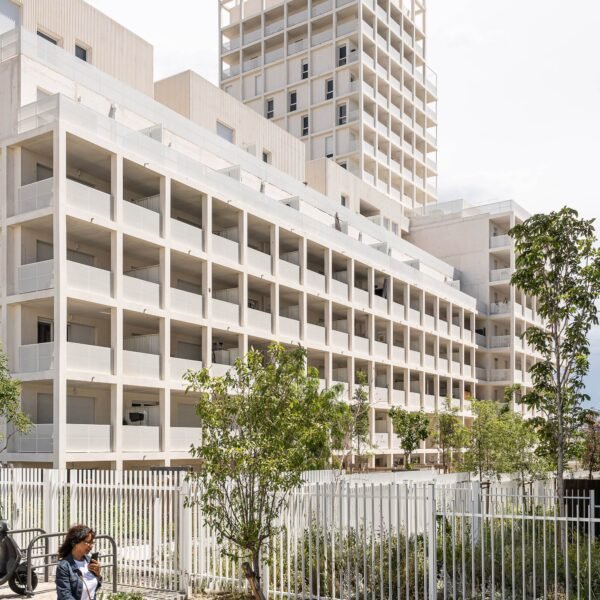 Rémy MARCIANO architecte - Edificio Mixto Mediterráneo Alpha XXL (Stéphane Aboudaram - we are content (s))