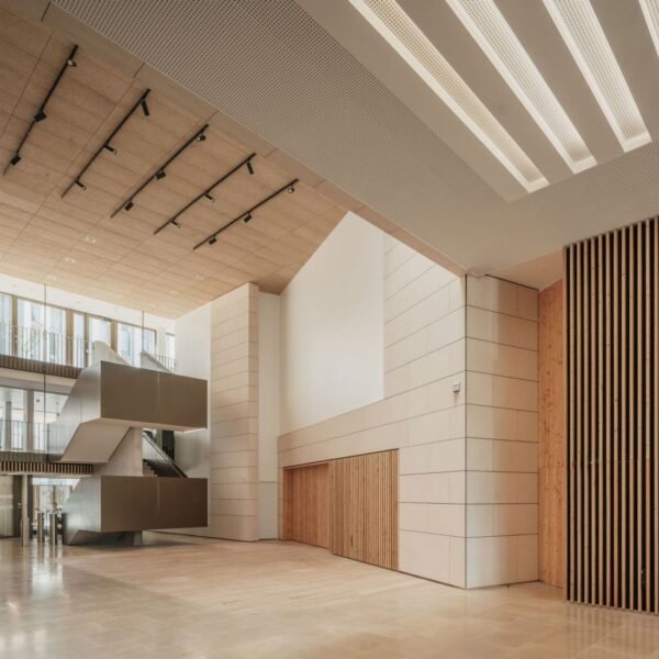 OAB + Peñín Arquitectos + AFAA - Sede EMH (Joan Guillamat)