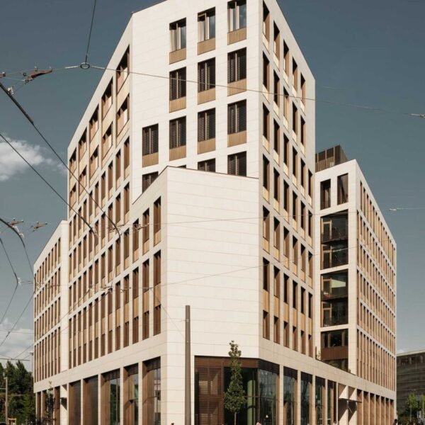 OAB + Peñín Arquitectos + AFAA - Sede EMH (Joan Guillamat)