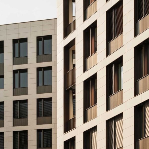 OAB + Peñín Arquitectos + AFAA - Sede EMH (Joan Guillamat)