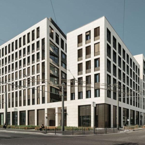 OAB + Peñín Arquitectos + AFAA - Sede EMH (Joan Guillamat)