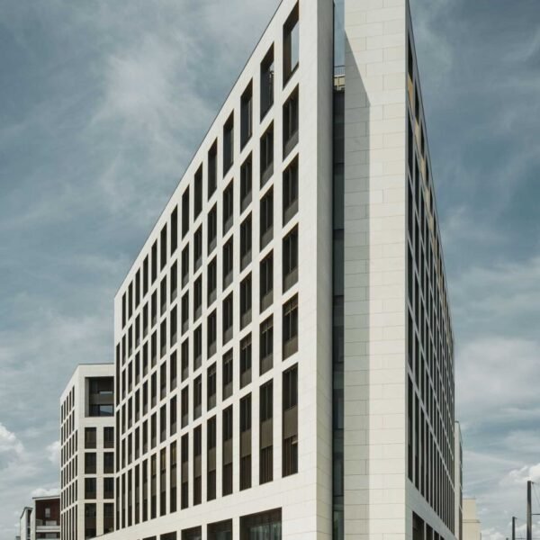 OAB + Peñín Arquitectos + AFAA - Sede EMH (Joan Guillamat)