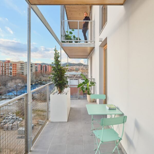 Urbanitree - 40 viviendas sociales en Verneda i La Pau (Adrià Goula)