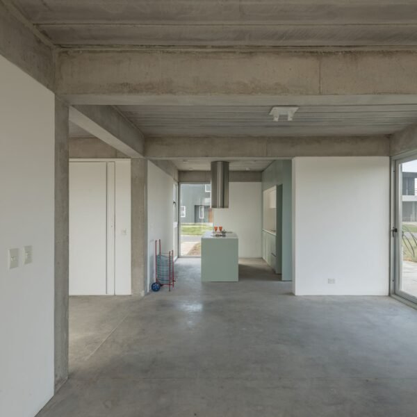 soda + Mila Ramirez Estudio - Casa de los tres patios (Bruto Studio)