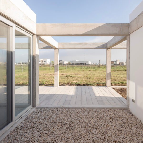 soda + Mila Ramirez Estudio - Casa de los tres patios (Bruto Studio)