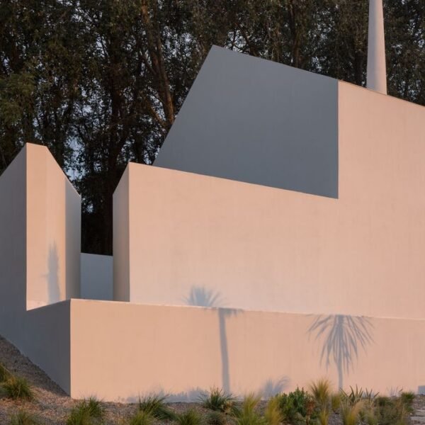 Atelier Matteo Arnone + Falcão Tuan Arquitectos + Core Concept - Casa para dos Dj (Federico Cairoli)