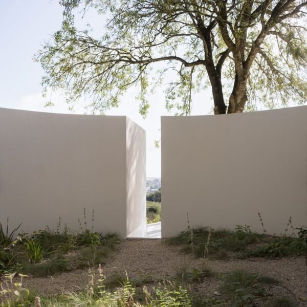 Atelier Matteo Arnone + Falcão Tuan Arquitectos + Core Concept - Casa para dos Dj (Federico Cairoli)