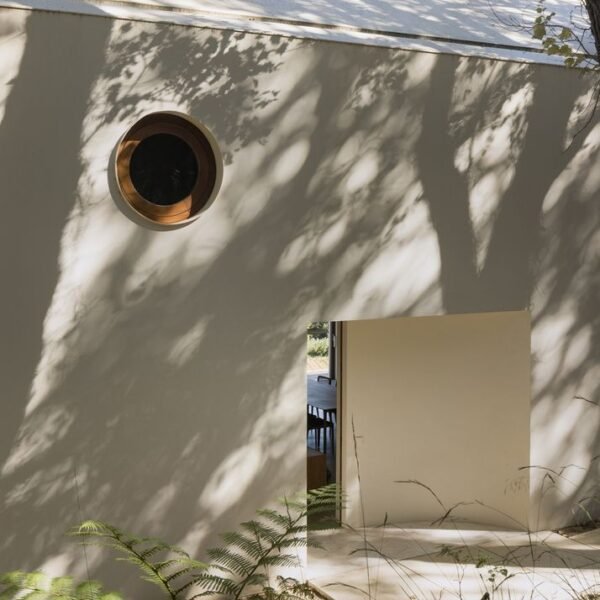 Atelier Matteo Arnone + Falcão Tuan Arquitectos + Core Concept - Casa para dos Dj (Federico Cairoli)