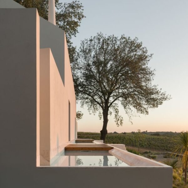 Atelier Matteo Arnone + Falcão Tuan Arquitectos + Core Concept - Casa para dos Dj (Federico Cairoli)