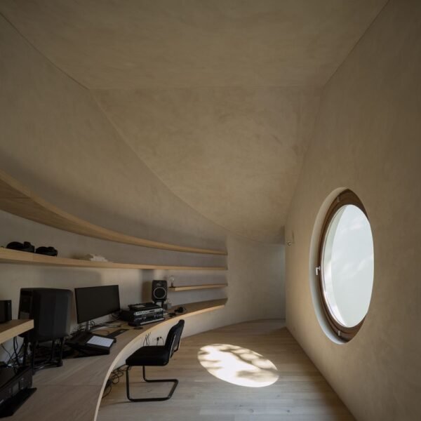 Atelier Matteo Arnone + Falcão Tuan Arquitectos + Core Concept - Casa para dos Dj (Federico Cairoli)