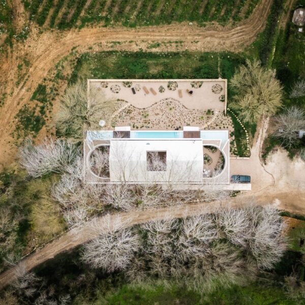 Atelier Matteo Arnone + Falcão Tuan Arquitectos + Core Concept - Casa para dos Dj (Federico Cairoli)