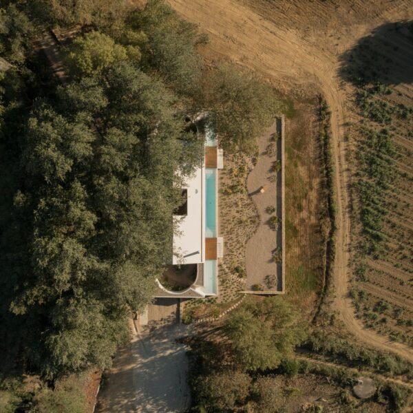 Atelier Matteo Arnone + Falcão Tuan Arquitectos + Core Concept - Casa para dos Dj (Federico Cairoli)