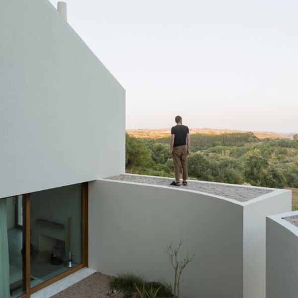 Atelier Matteo Arnone + Falcão Tuan Arquitectos + Core Concept - Casa para dos Dj (Federico Cairoli)