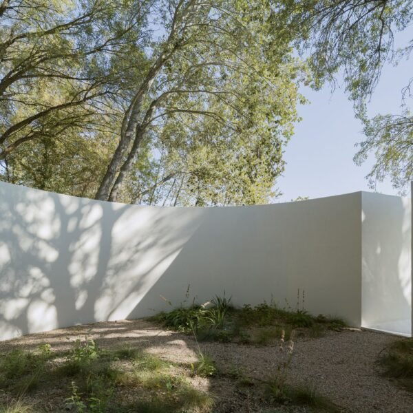 Atelier Matteo Arnone + Falcão Tuan Arquitectos + Core Concept - Casa para dos Dj (Federico Cairoli)