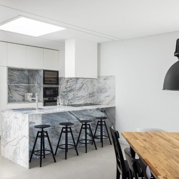 Atelier NMDARQ - Casa DR (Ivo Tavares Studio)