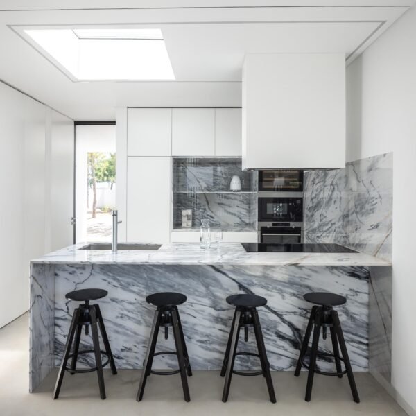 Atelier NMDARQ - Casa DR (Ivo Tavares Studio)