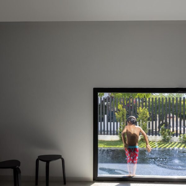 Atelier NMDARQ - Casa DR (Ivo Tavares Studio)