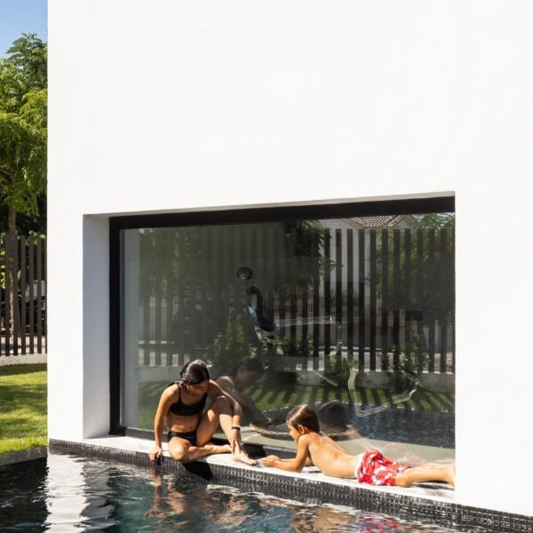 Atelier NMDARQ - Casa DR (Ivo Tavares Studio)