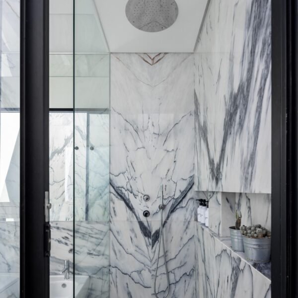 Atelier NMDARQ - Casa DR (Ivo Tavares Studio)