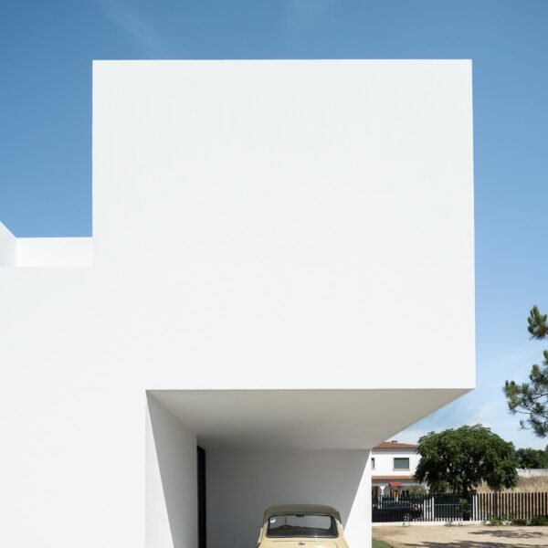 Atelier NMDARQ - Casa DR (Ivo Tavares Studio)