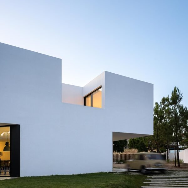 Atelier NMDARQ - Casa DR (Ivo Tavares Studio)