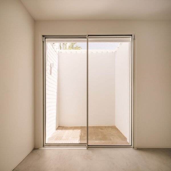 João Tiago Aguiar - 2 Casas Sassoeiros RO (Francisco Nogueira)