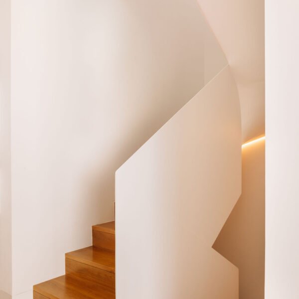 João Tiago Aguiar - 2 Casas Sassoeiros RO (Francisco Nogueira)