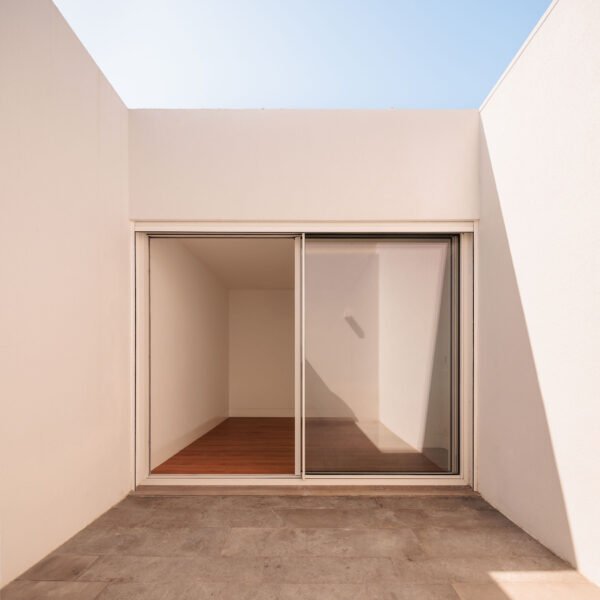 João Tiago Aguiar - 2 Casas Sassoeiros RO (Francisco Nogueira)