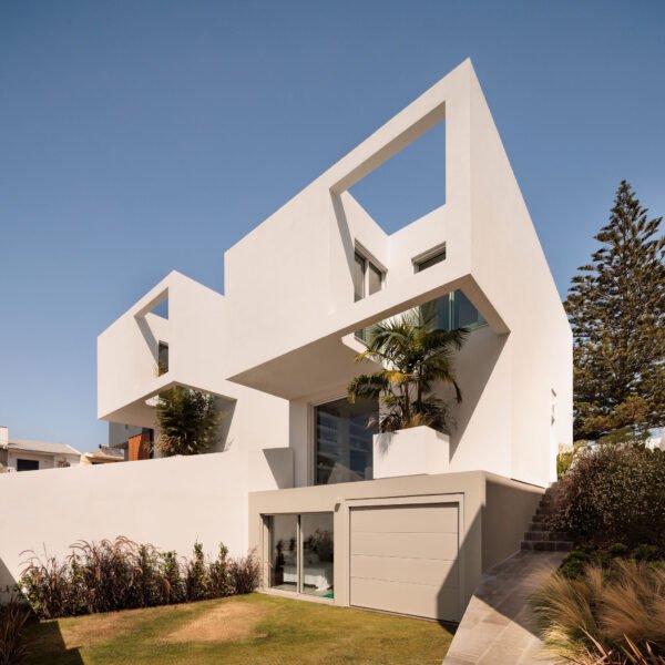 João Tiago Aguiar - 2 Casas Sassoeiros RO (Francisco Nogueira)