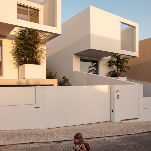 João Tiago Aguiar - 2 Casas Sassoeiros RO (Francisco Nogueira)