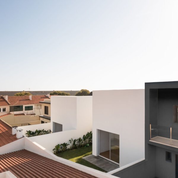 João Tiago Aguiar - 2 Casas Sassoeiros RO (Francisco Nogueira)