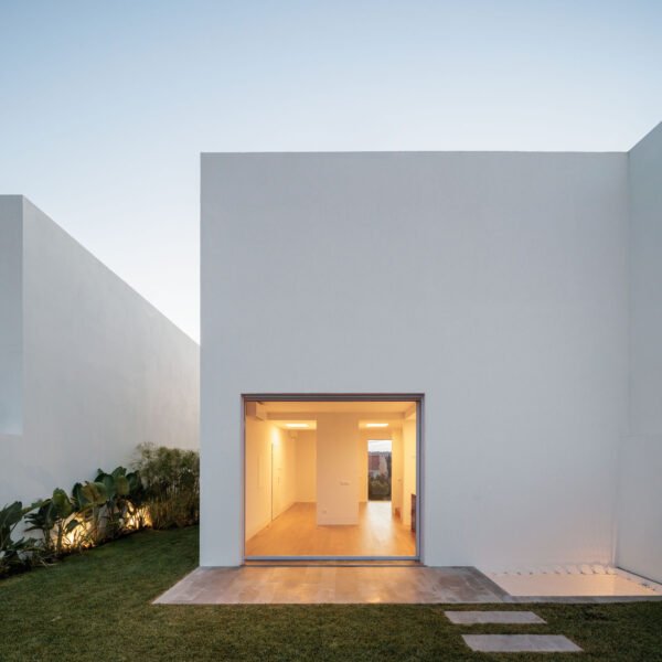 João Tiago Aguiar - 2 Casas Sassoeiros RO (Francisco Nogueira)