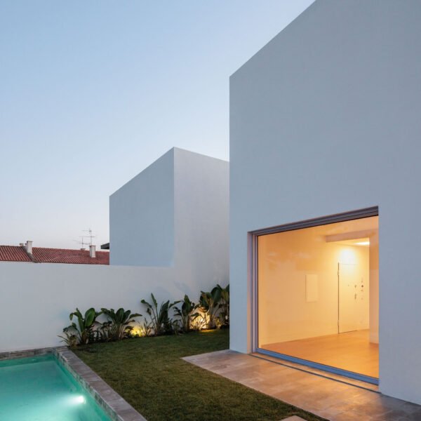 João Tiago Aguiar - 2 Casas Sassoeiros RO (Francisco Nogueira)