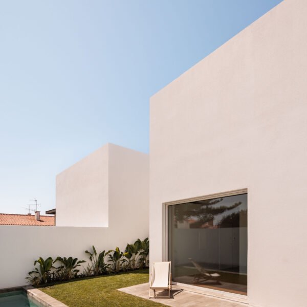 João Tiago Aguiar - 2 Casas Sassoeiros RO (Francisco Nogueira)