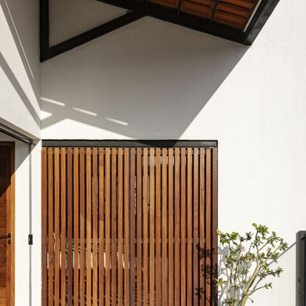 Lins Arquitetos Associados - Residencia VM (Joana França)