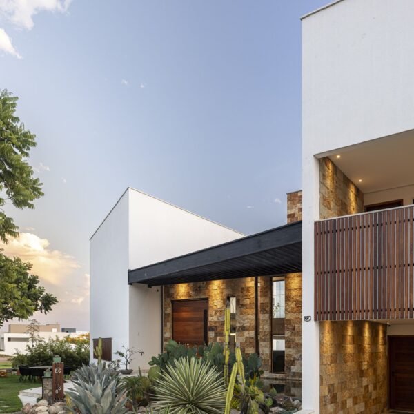 Lins Arquitetos Associados - Residencia VM (Joana França)