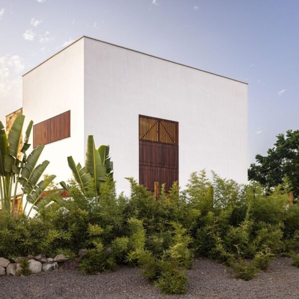 Lins Arquitetos Associados - Residencia VM (Joana França)