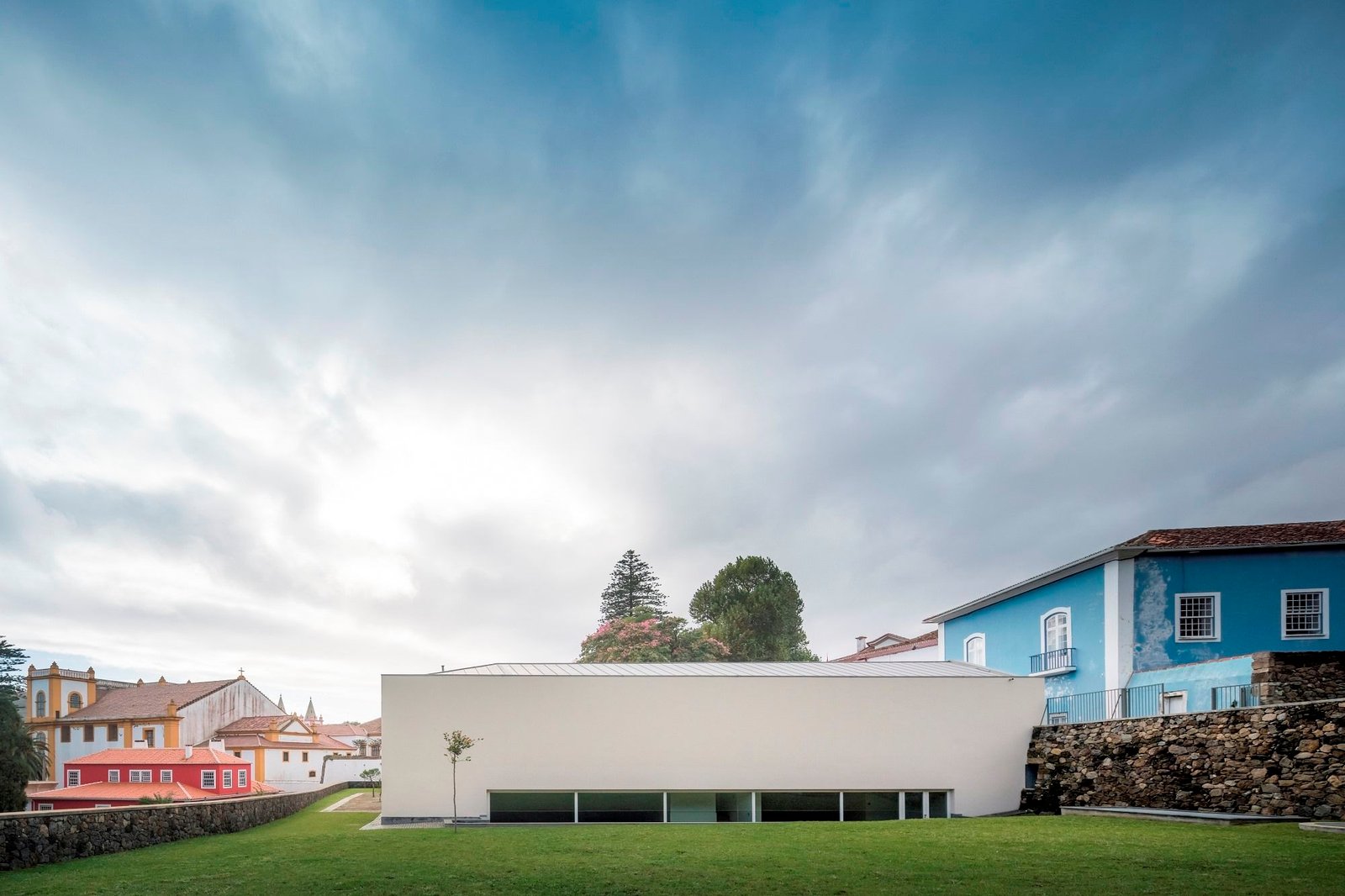 Álvaro Siza - Centro de interpretación Angra do Heroismo (Fernando Guerra)