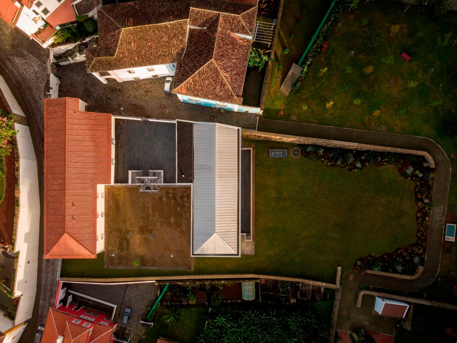 Álvaro Siza - Centro de interpretación Angra do Heroismo (Fernando Guerra)