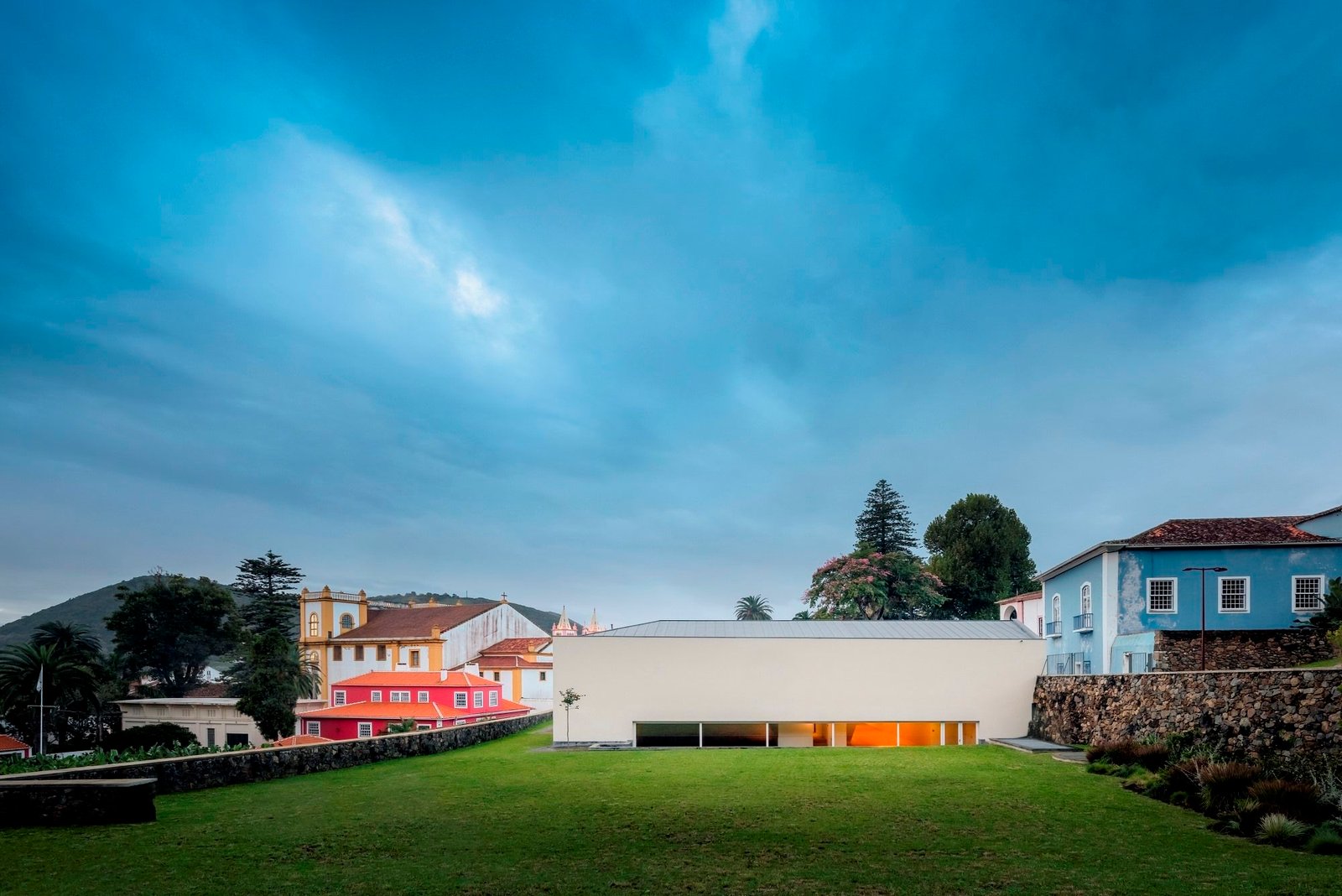 Álvaro Siza - Centro de interpretación Angra do Heroismo (Fernando Guerra)