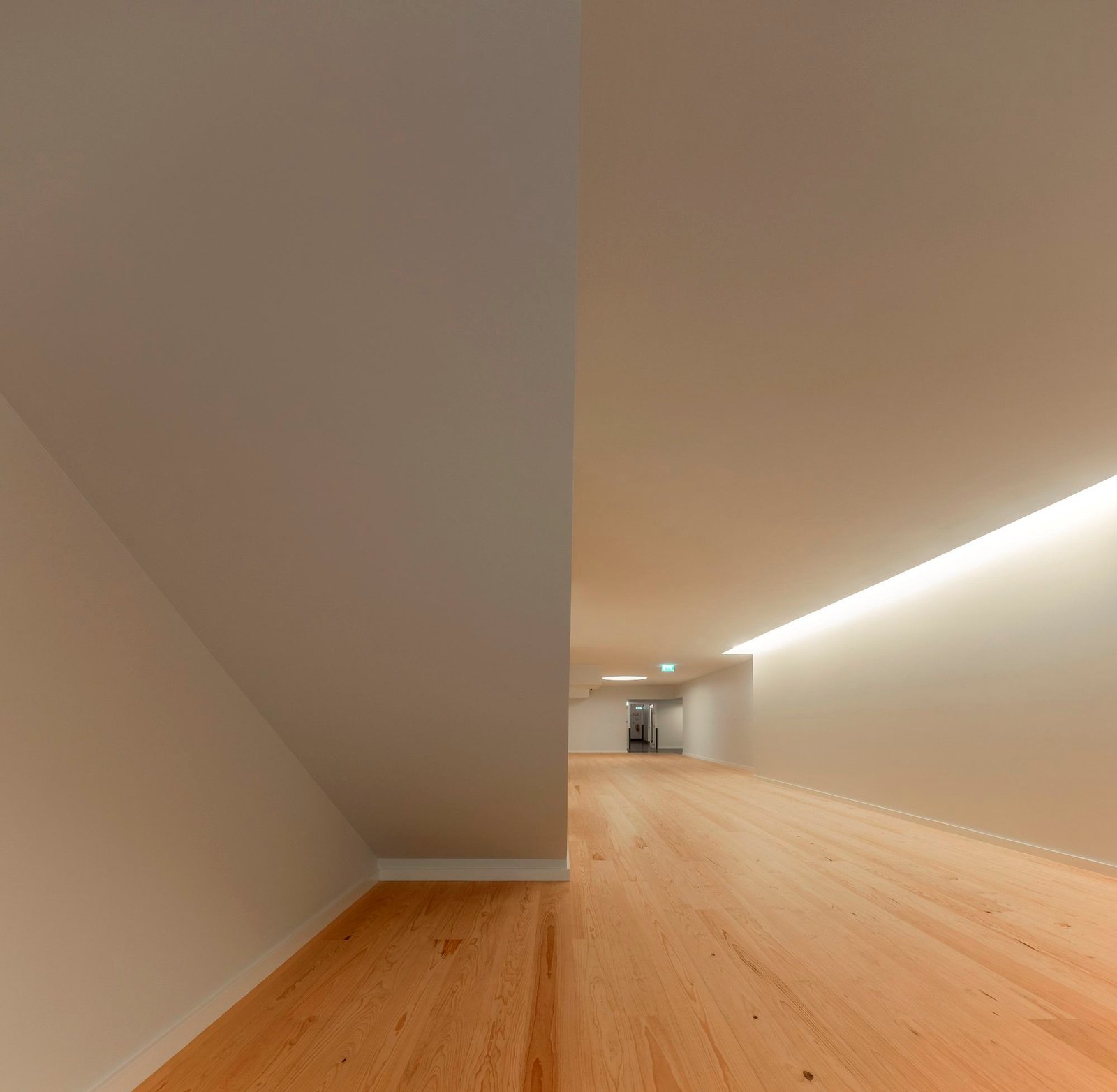 Álvaro Siza - Centro de interpretación Angra do Heroismo (Fernando Guerra)