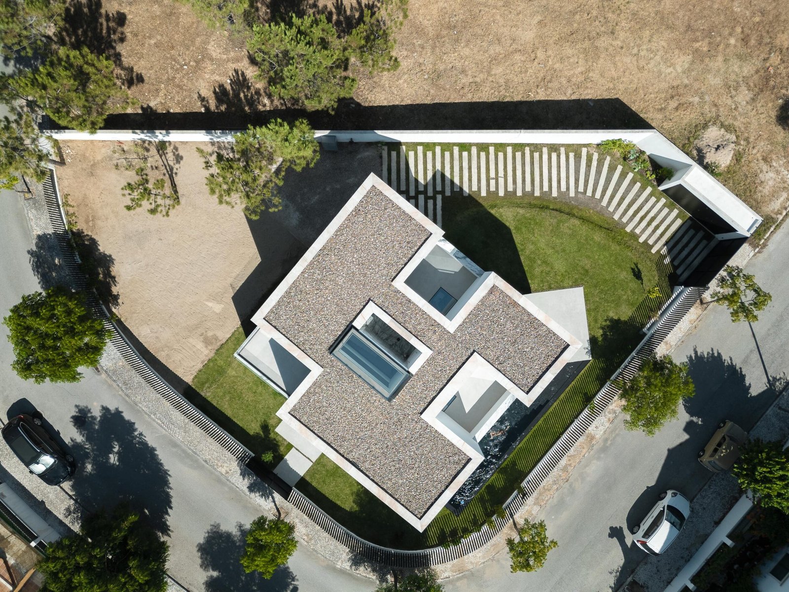 Atelier NMDARQ - Casa DR (Ivo Tavares Studio)