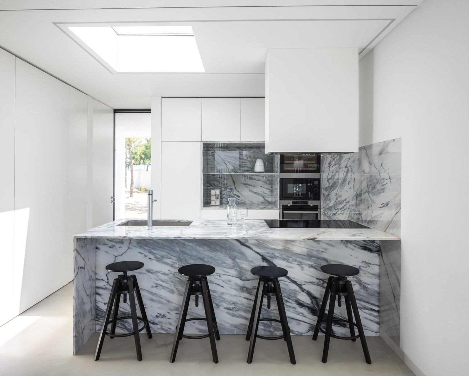 Atelier NMDARQ - Casa DR (Ivo Tavares Studio)