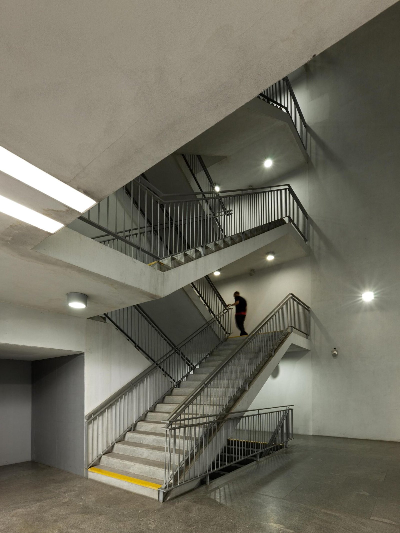 Estación de Metro de Bolhão - Eduardo Souto de Moura (Luis Ferreira Alves)